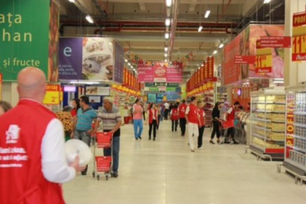 Auchan introduce WiFi gratuit în toate magazinele. Deocamdată în Spania